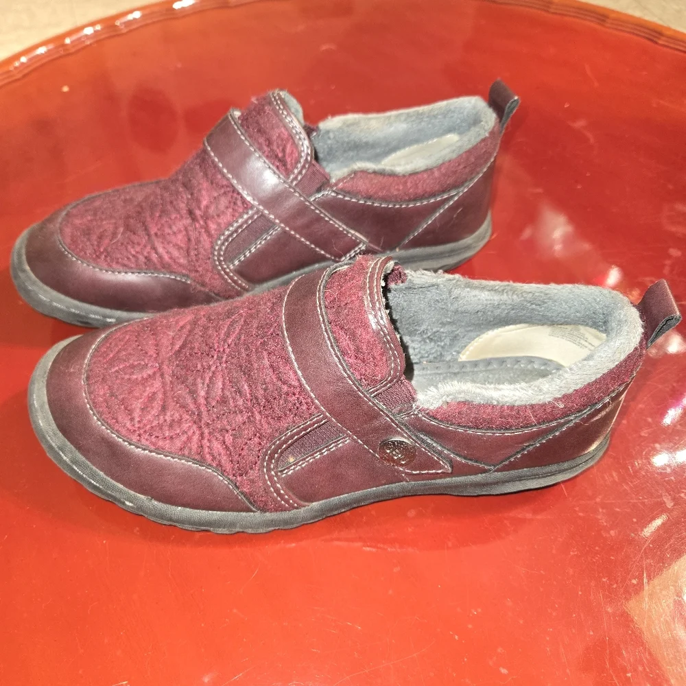 JBU Jambu Slip On Tide Oxford Wine Red Women Size 6.5 Faux Fur